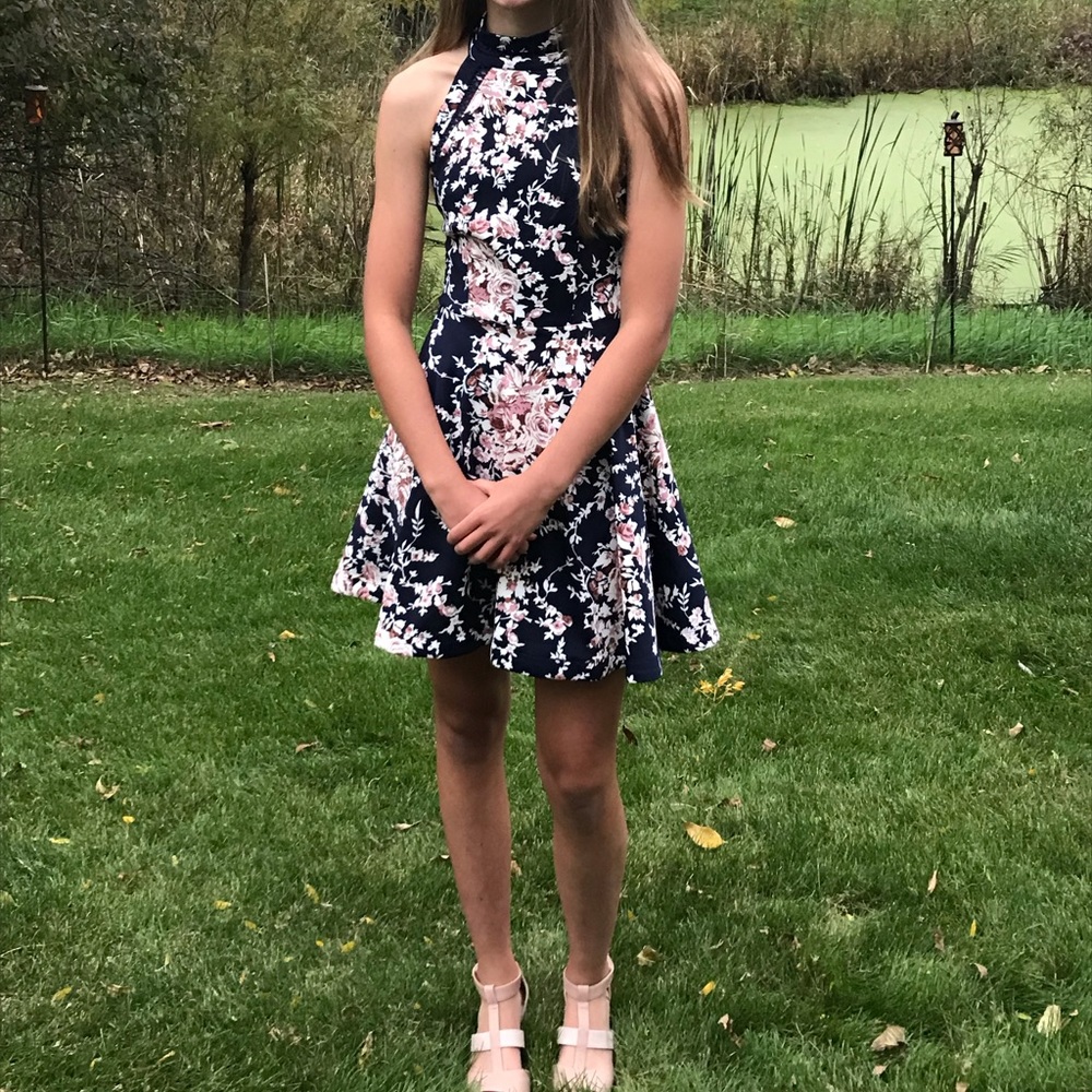Sundress - Picture 5 of 7